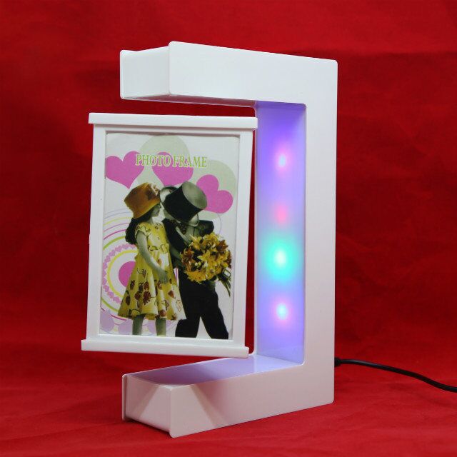 Magnetic Levitation Three-Sided Photo Frame